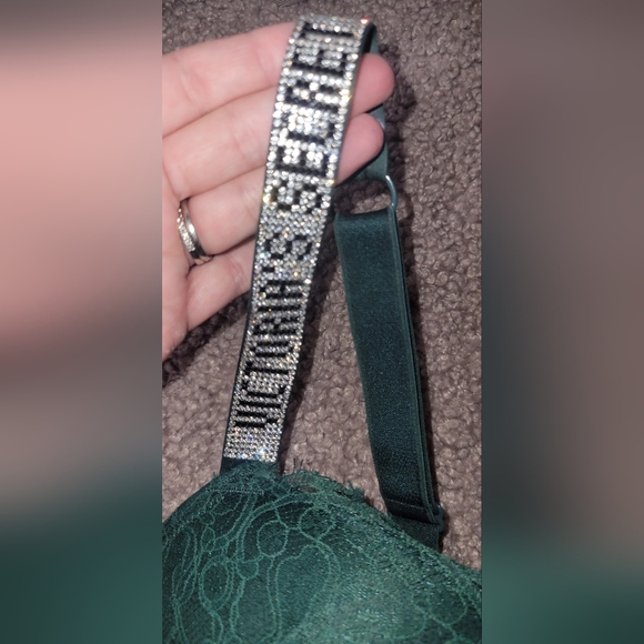 Victoria's Secret Very Sexy Push Up Bra 34D Rhinestone Straps - Picture 3 of 8